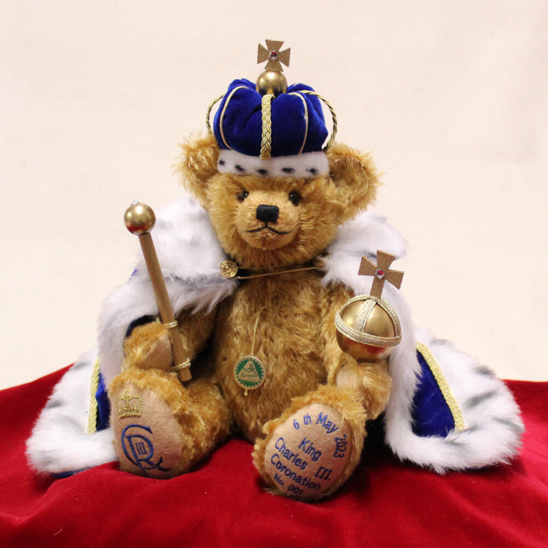 King Charles III. Coronation Bear Teddybär von Hermann-Coburg -  Teddy-Fabrik - by HERMANN-Coburg