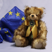 Kleiner EUROPA-Botschafter 42 cm Teddybr von Hermann-Coburg***