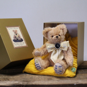 Queen Elizabeth II and Price Philips Royal Platinum Wedding Bear 35 cm Teddybr von Hermann-Coburg