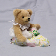 Sleeping in a Shoe  Baby Bear 23 cm Teddy Bear by Hermann-Coburg***
